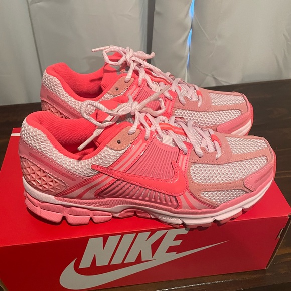 Nike Zoom Vomero 5 shoes - Picture 5 of 8